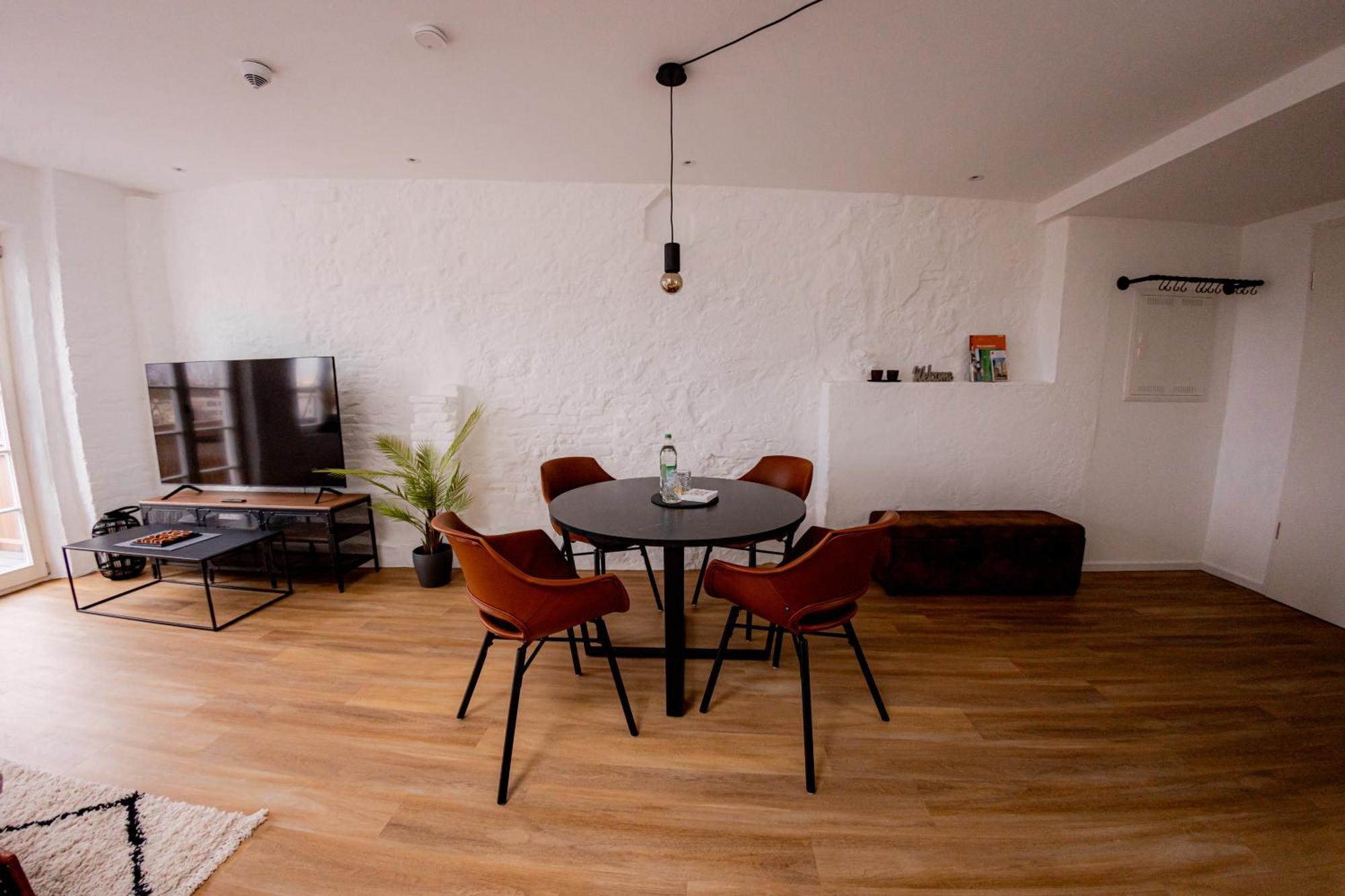 Highlight Am Stadtplatz Muehldorf - C4S Come4Stay - 2 Zimmer Wohnung I Bis Zu 5 Gaeste Экстерьер фото